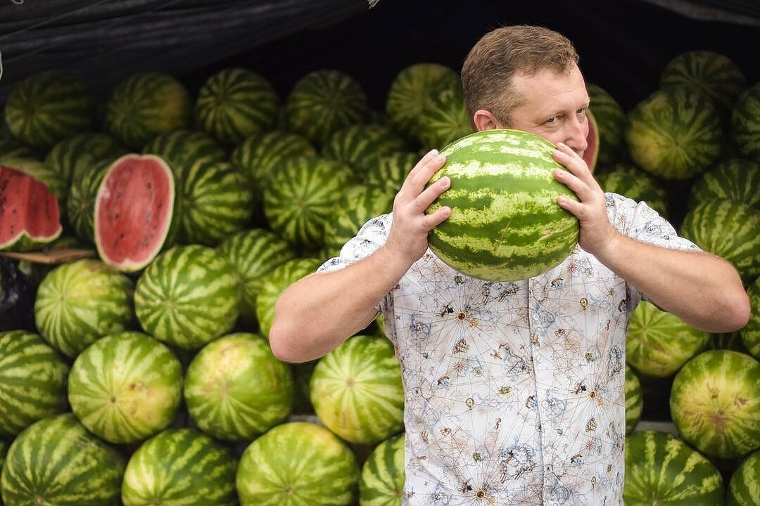Арбуз — это ягода или фрукт: подробное пояснение